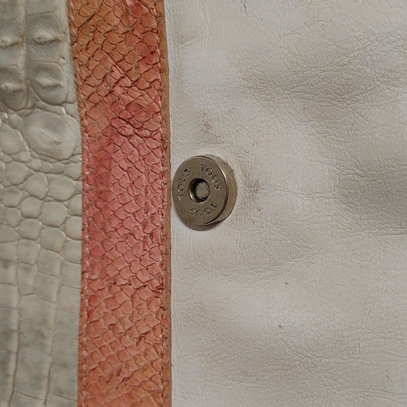 Vintage TOUS Flat Cross Shoulder Cobra & Crocodile Embossed Bag - Picture 13 of 15